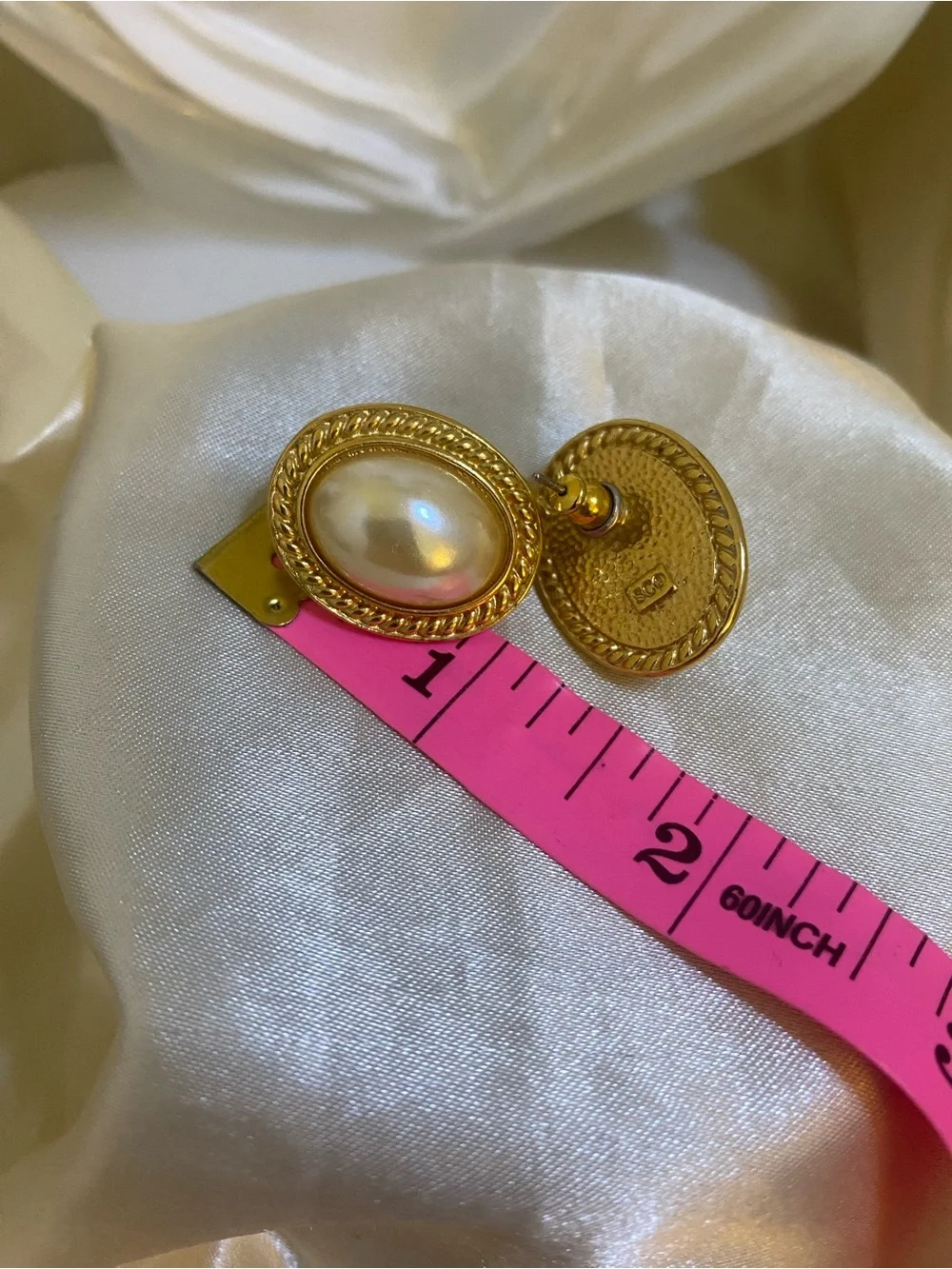 Vintage Sarah Coventry Rope Frame Faux Pearl Oval Pierced Earrings Gold Tone
